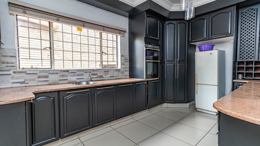 7 Bedroom Property for Sale in Safari Gardens North West